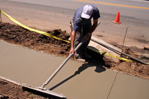 Cost of Sidewalk Pouring in Vienna